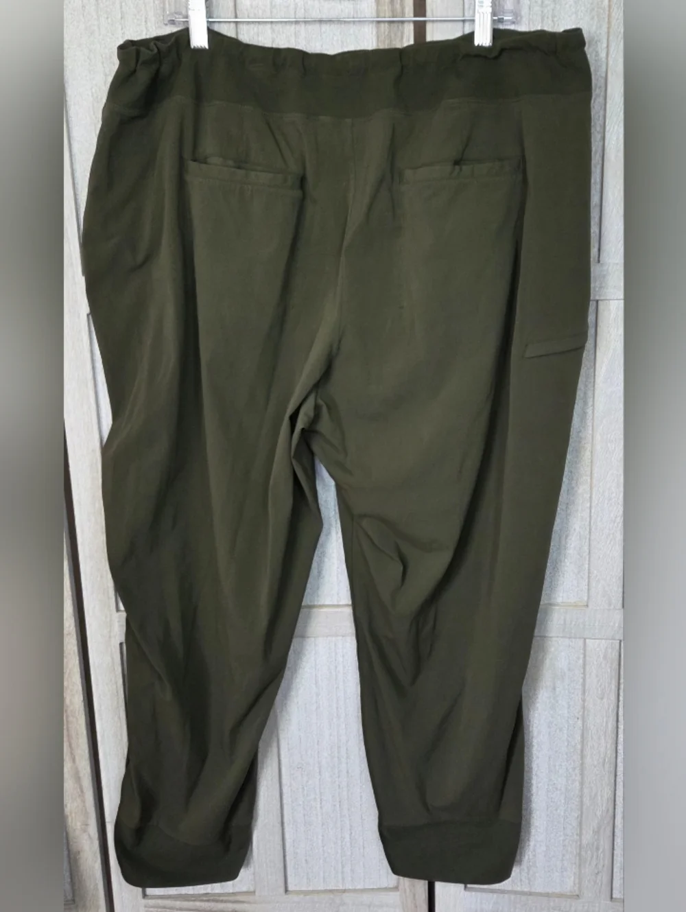 Athleta Womens Trekkie High Rise Jogger Pants Size 20 Aspen Olive Sporty Logo - Picture 3 of 14